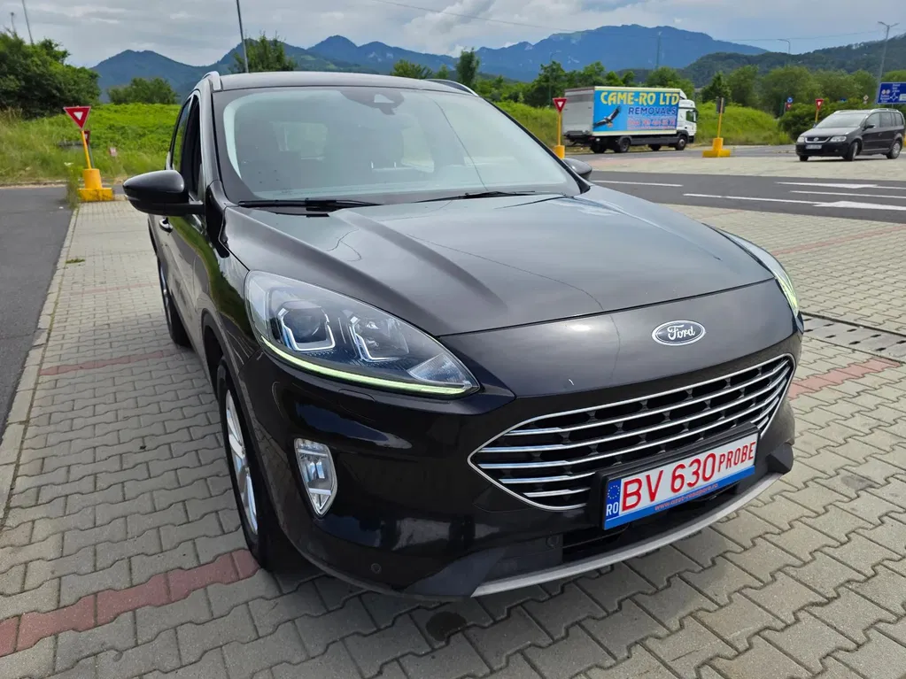 Fotografie: 2021 Ford Kuga