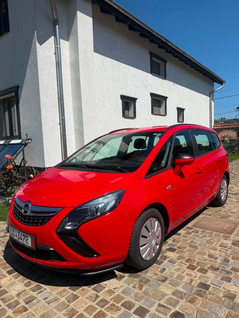 Fotografie: 2013 Opel Zafira