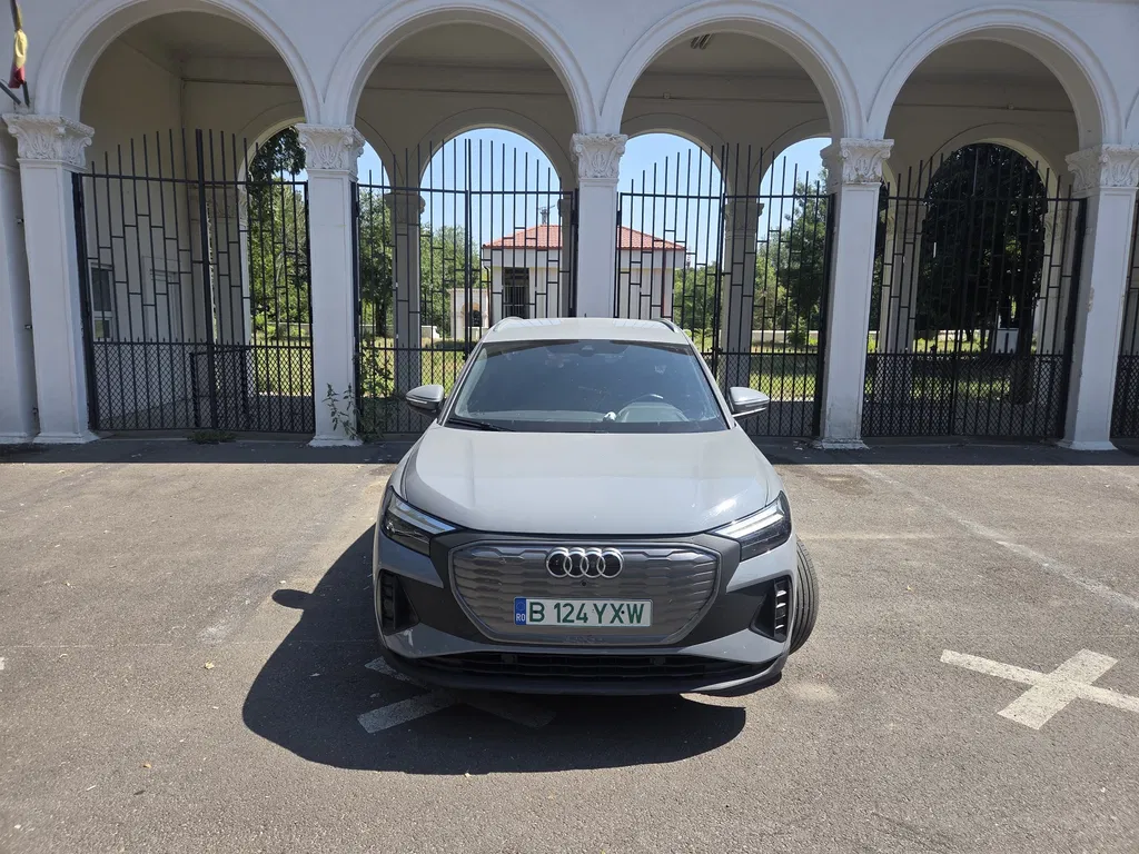 Fotografie: 2023 Audi Q4 e-tron