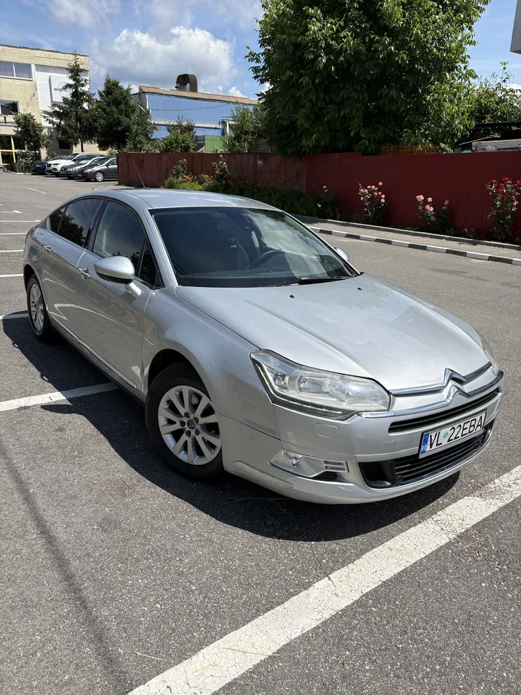 Fotografie: 2012 Citroen C5
