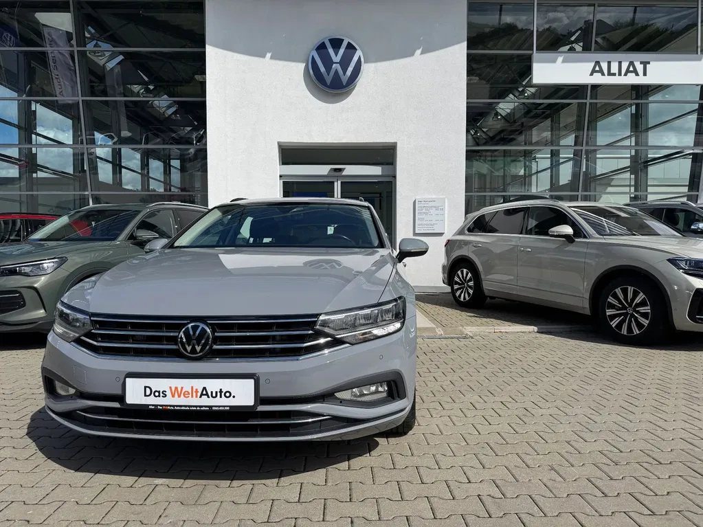 Fotografie: 2022 Volkswagen Passat