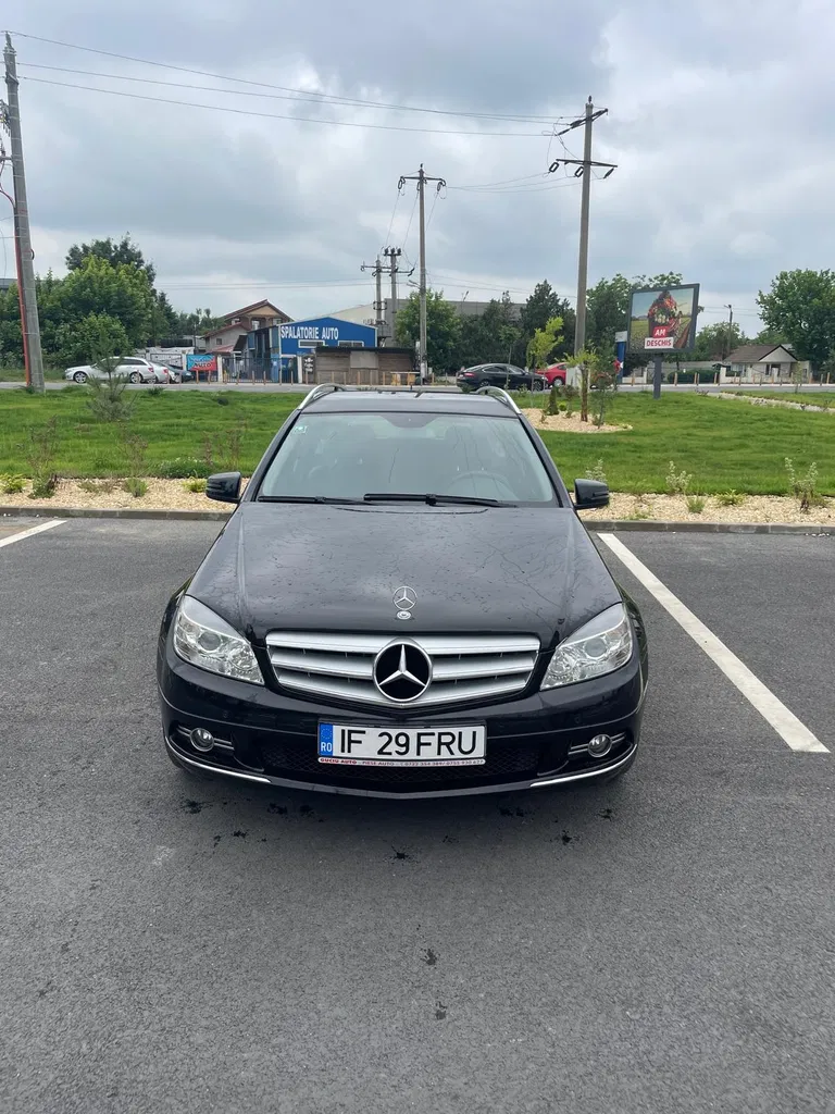 Fotografie: 2010 Mercedes-Benz C