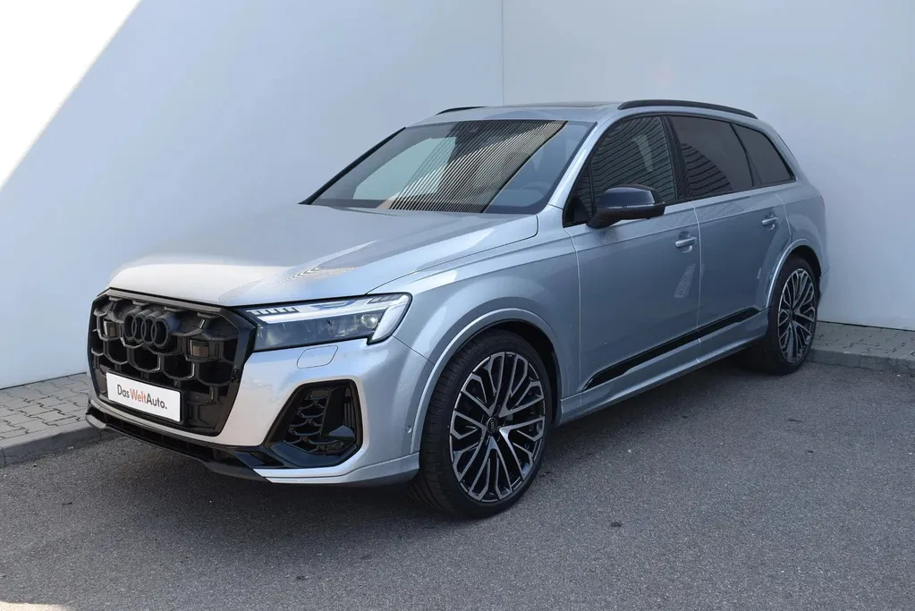 Fotografie: 2025 Audi Q7