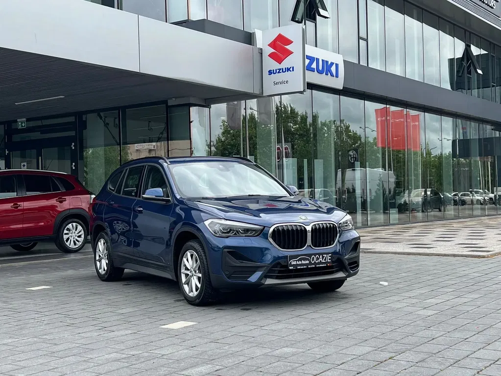 Fotografie: 2022 BMW X1