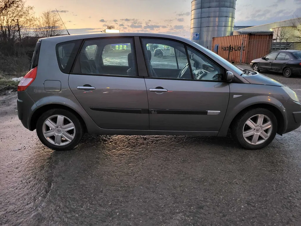 Fotografie: 2003 Renault Grand Scenic