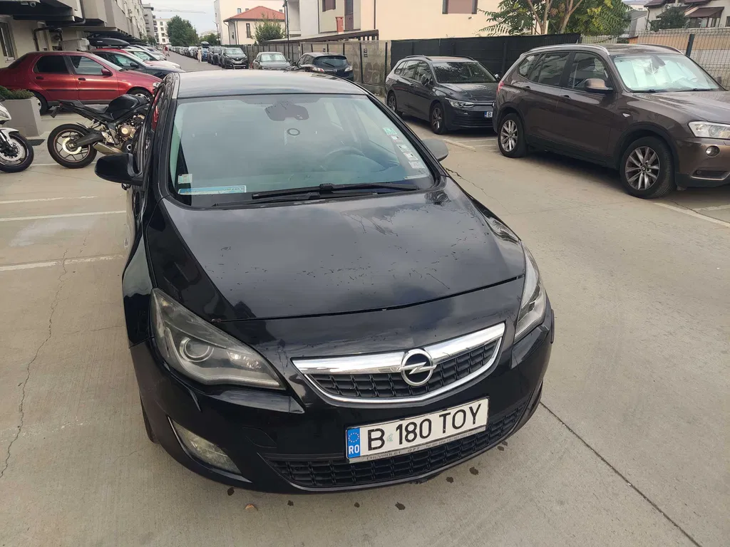 Fotografie: 2010 Opel Astra