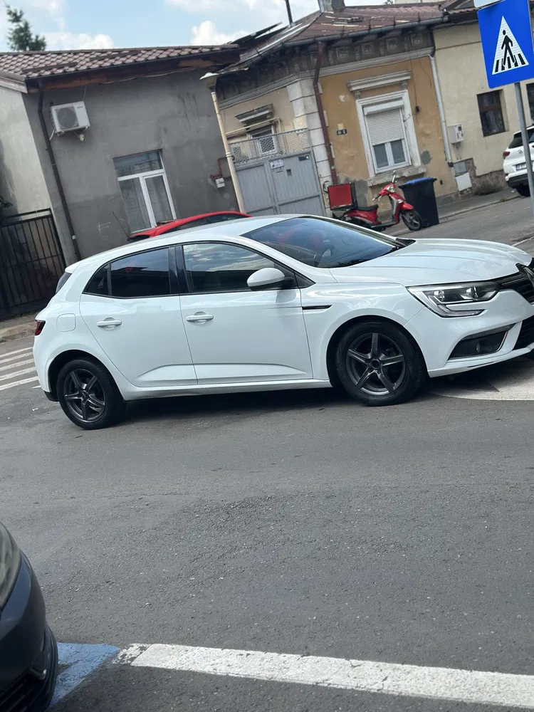 Fotografie: 2016 Renault Megane