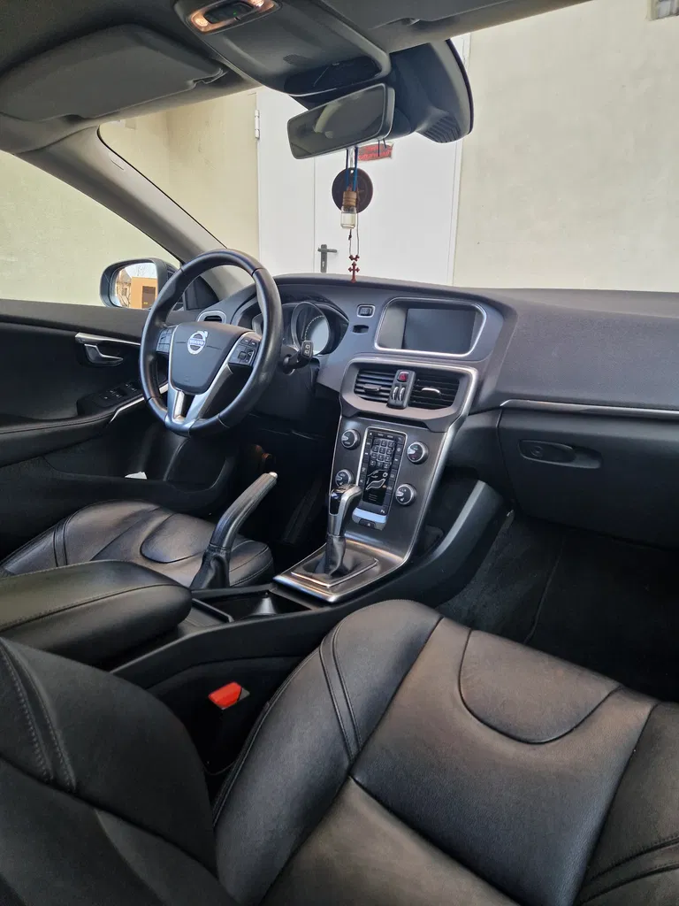 Fotografie: 2016 Volvo V40