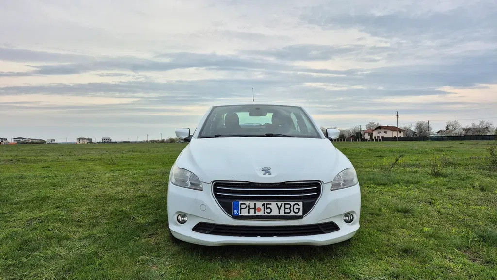 Fotografie: 2014 Peugeot 301