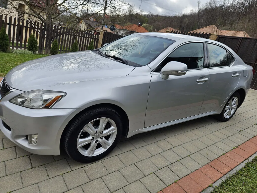 Fotografie: 2008 Lexus Seria IS