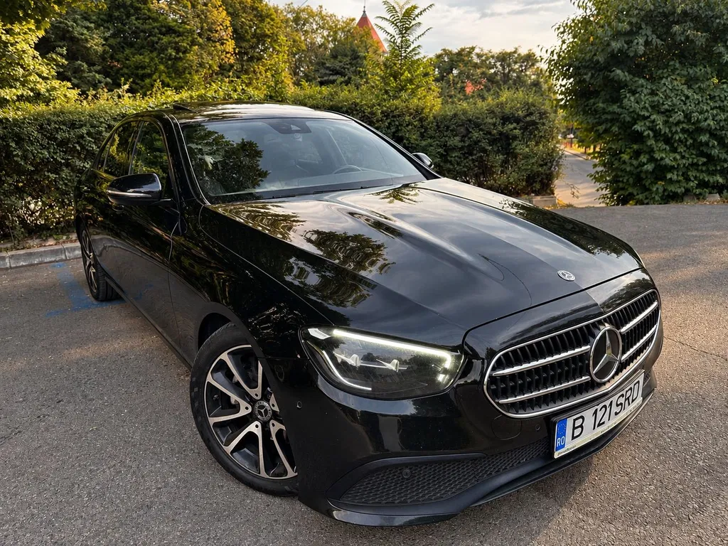 Fotografie: 2021 Mercedes-Benz E Class