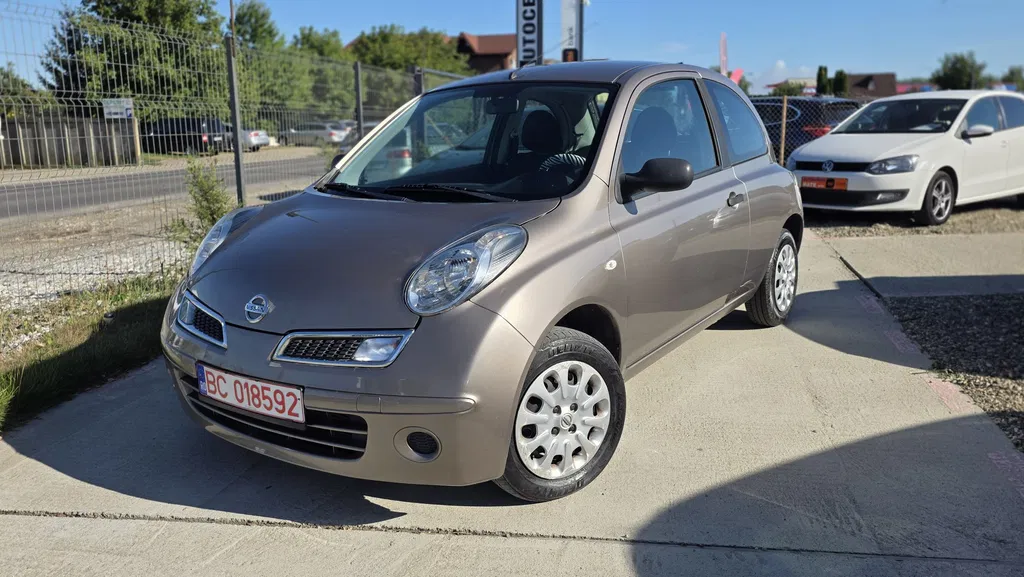 Fotografie: 2010 Nissan Micra