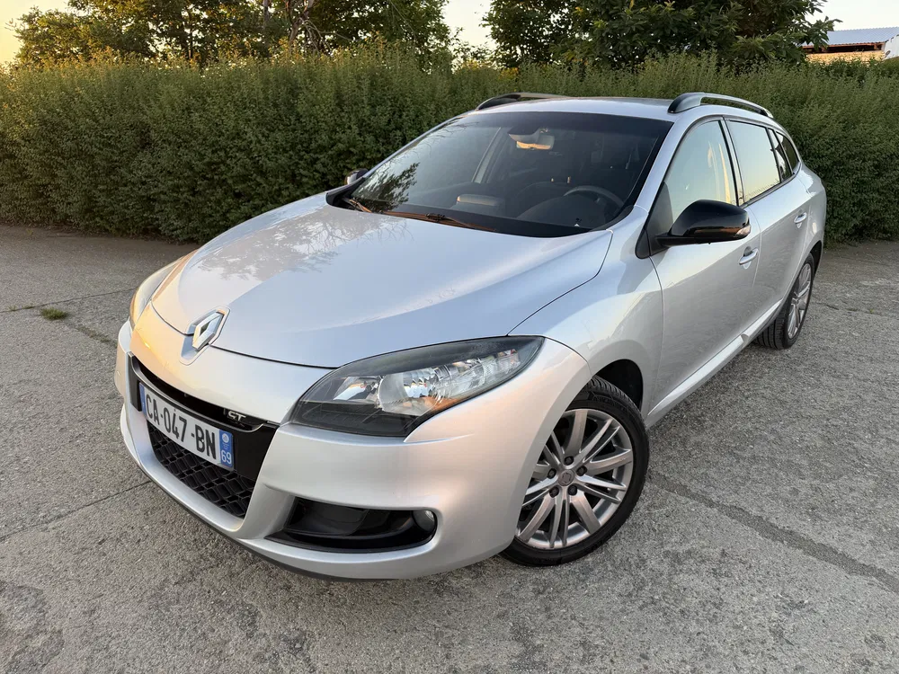 Fotografie: 2012 Renault Megane