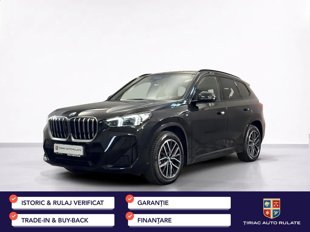 Fotografie: 2023 BMW X1