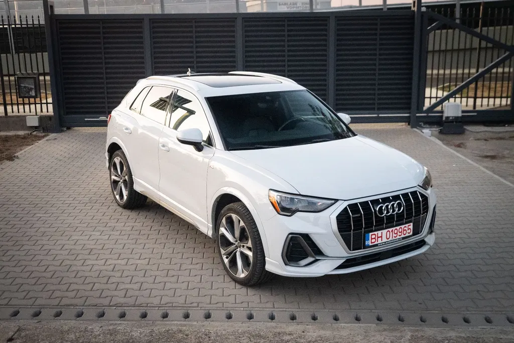 Fotografie: 2021 Audi Q3