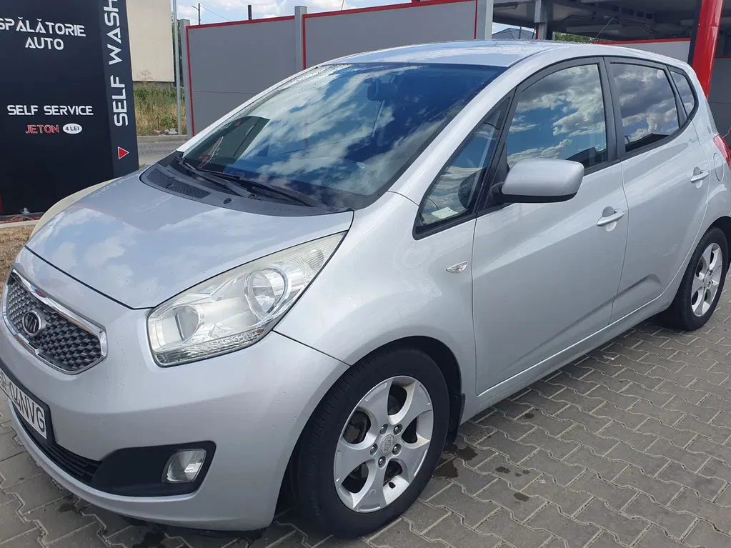 Fotografie: 2011 Kia Venga