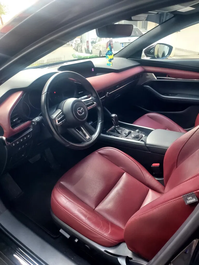 Fotografie: 2022 Mazda 3