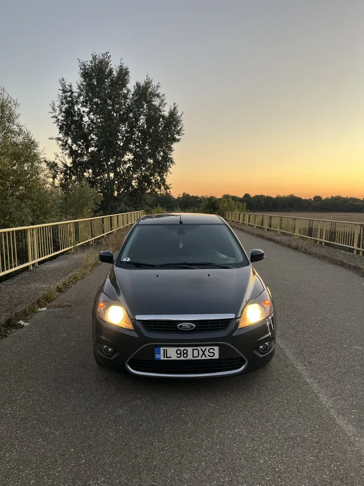 Fotografie: 2010 Ford Focus