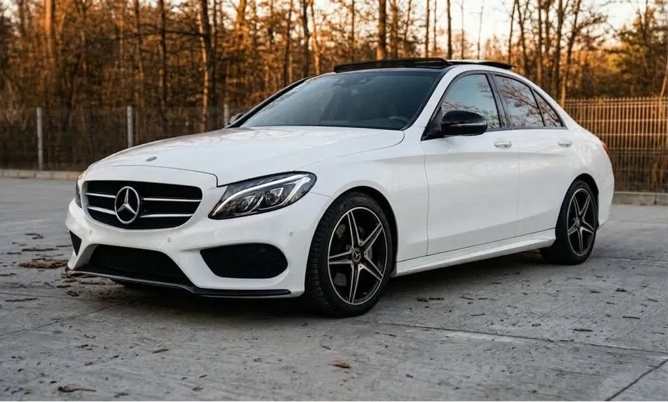 Fotografie: 2018 Mercedes-Benz C