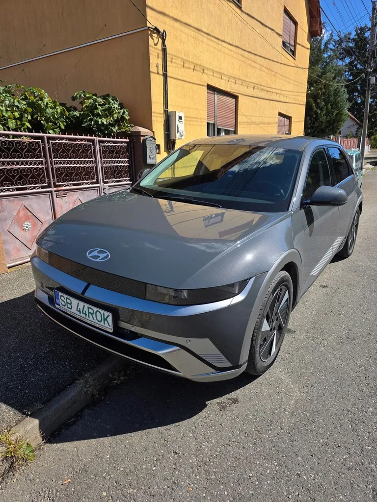 Fotografie: 2025 Hyundai Ioniq