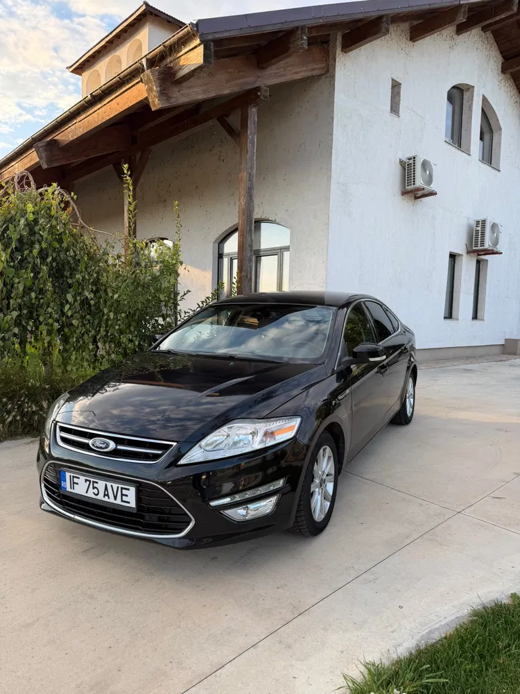 Fotografie: 2013 Ford Mondeo