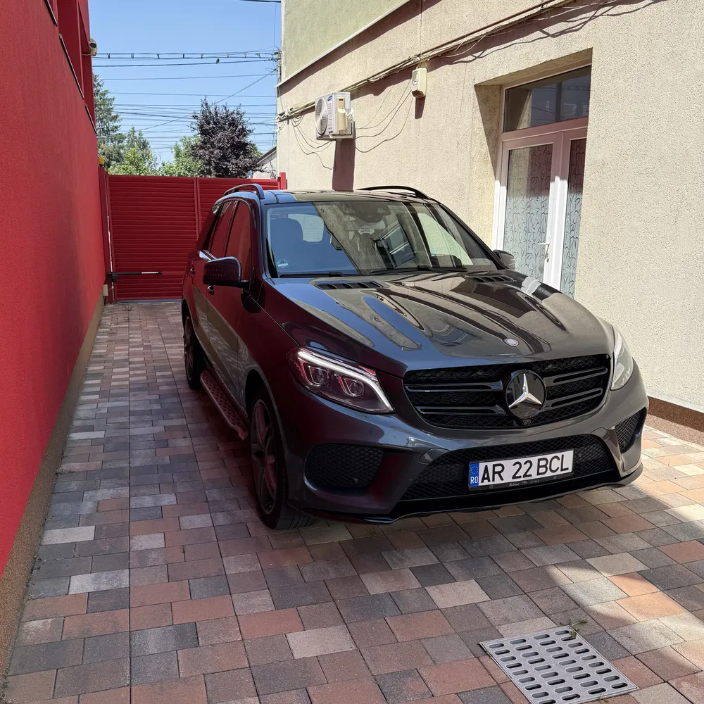 Fotografie: 2015 Mercedes-Benz GLE