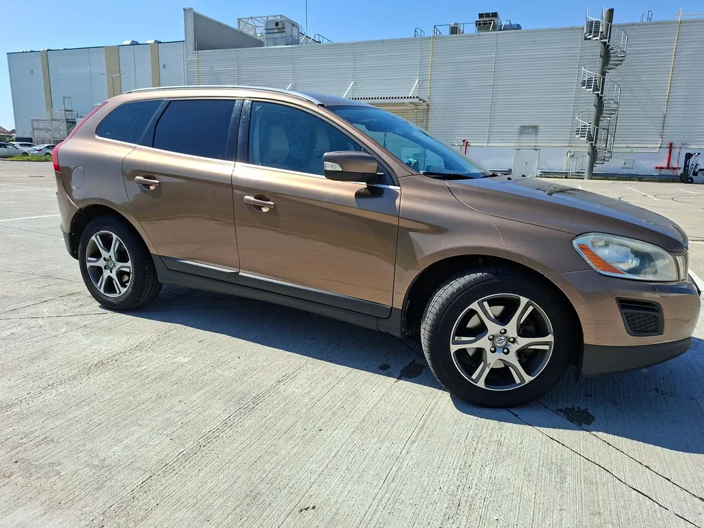 Fotografie: 2011 Volvo XC 60