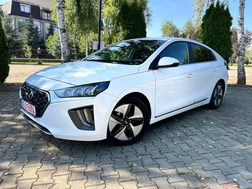 Fotografie: 2021 Hyundai Ioniq