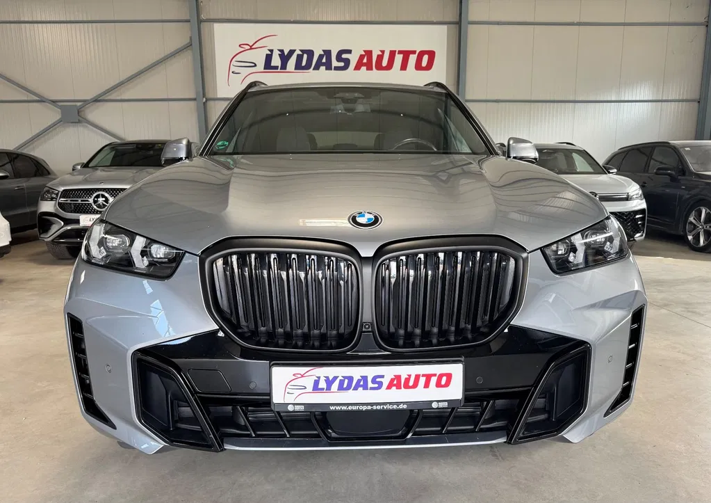 Fotografie: 2025 BMW X5