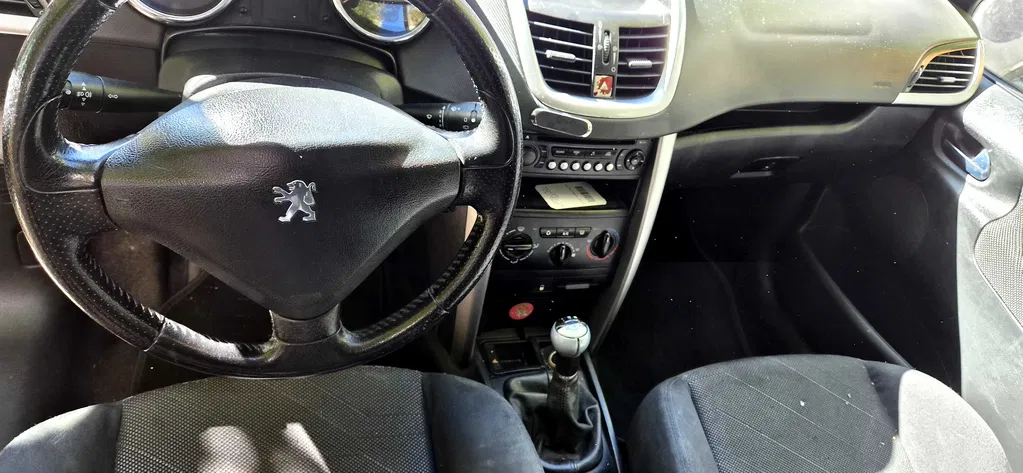 Fotografie: 2006 Peugeot 207
