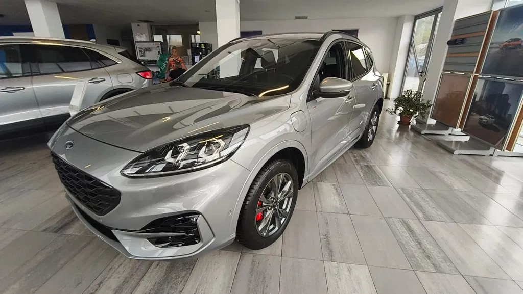 Fotografie: 2023 Ford Kuga