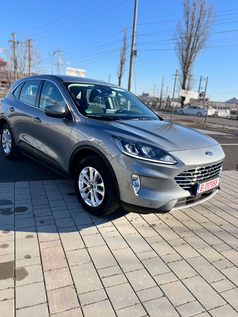 Fotografie: 2020 Ford Kuga