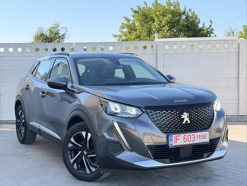 Fotografie: 2021 Peugeot 2008