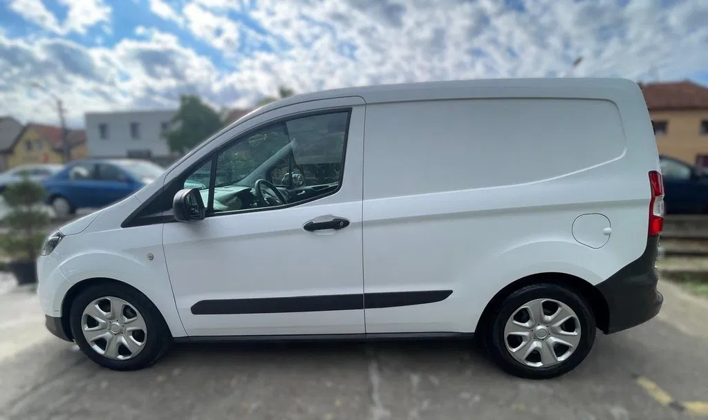 Fotografie: 2021 Ford Courier
