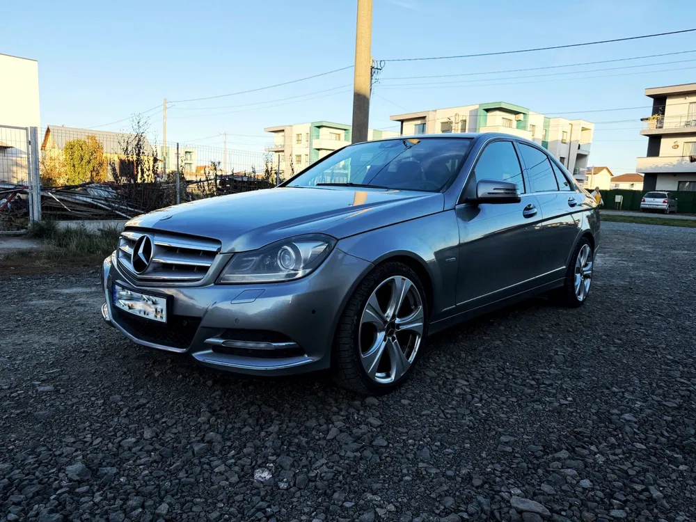 Fotografie: 2012 Mercedes-Benz C