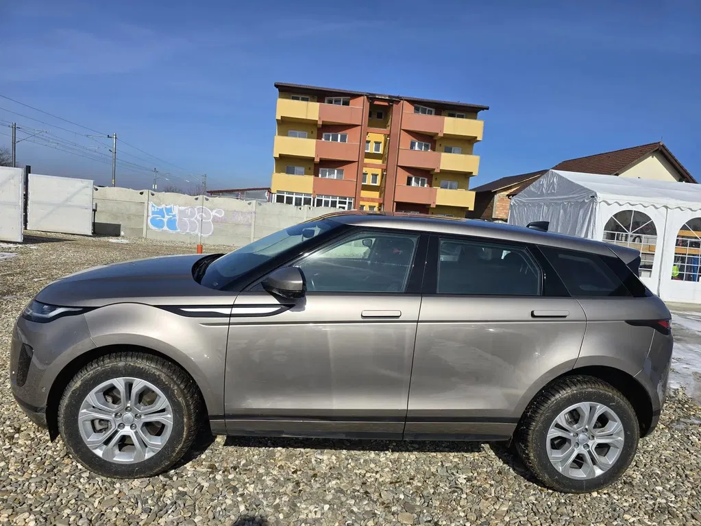 Fotografie: 2021 Land Rover Range Rover Evoque