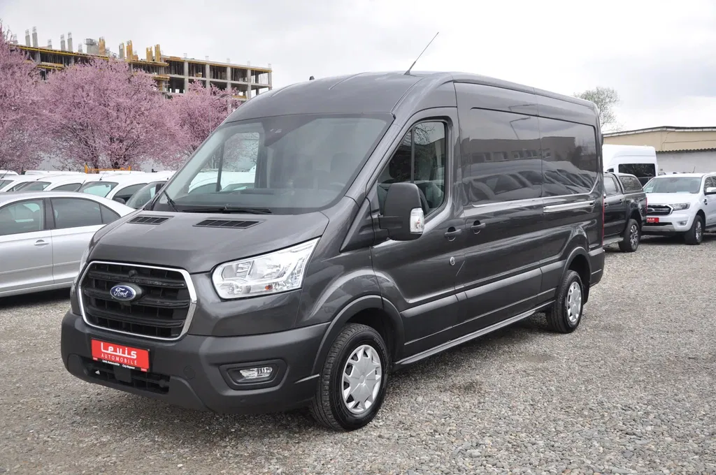 Fotografie: 2021 Ford Transit