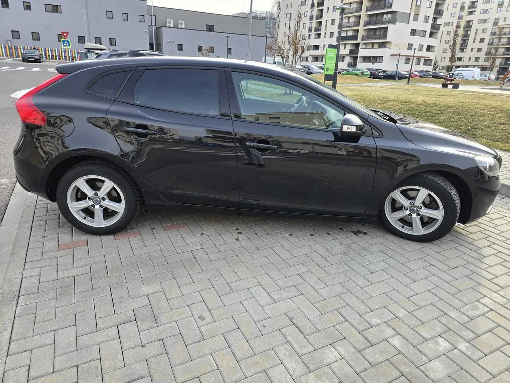 Fotografie: 2014 Volvo V40