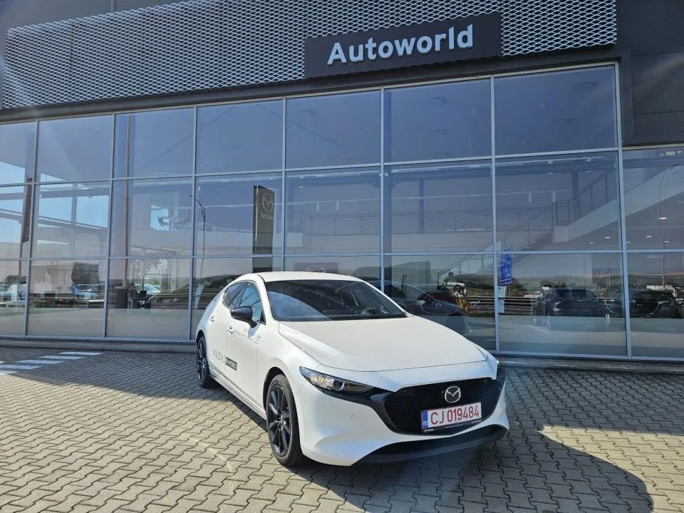 Fotografie: 2025 Mazda 3