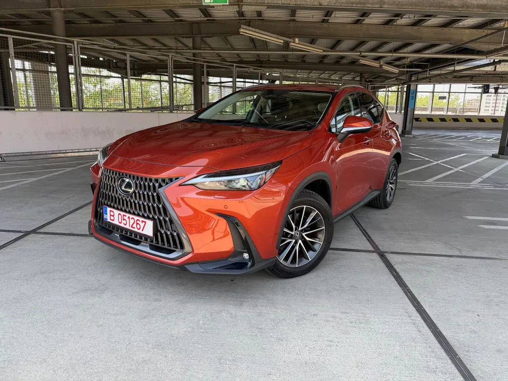 Fotografie: 2023 Lexus Seria NX
