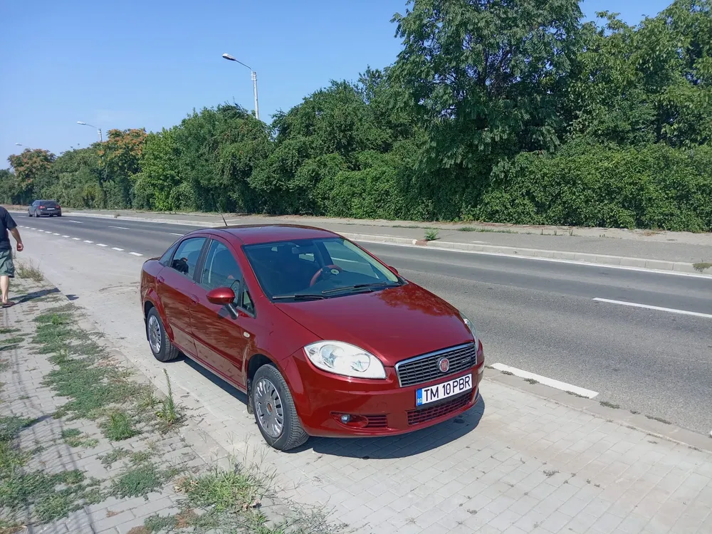 Fotografie: 2009 Fiat Linea