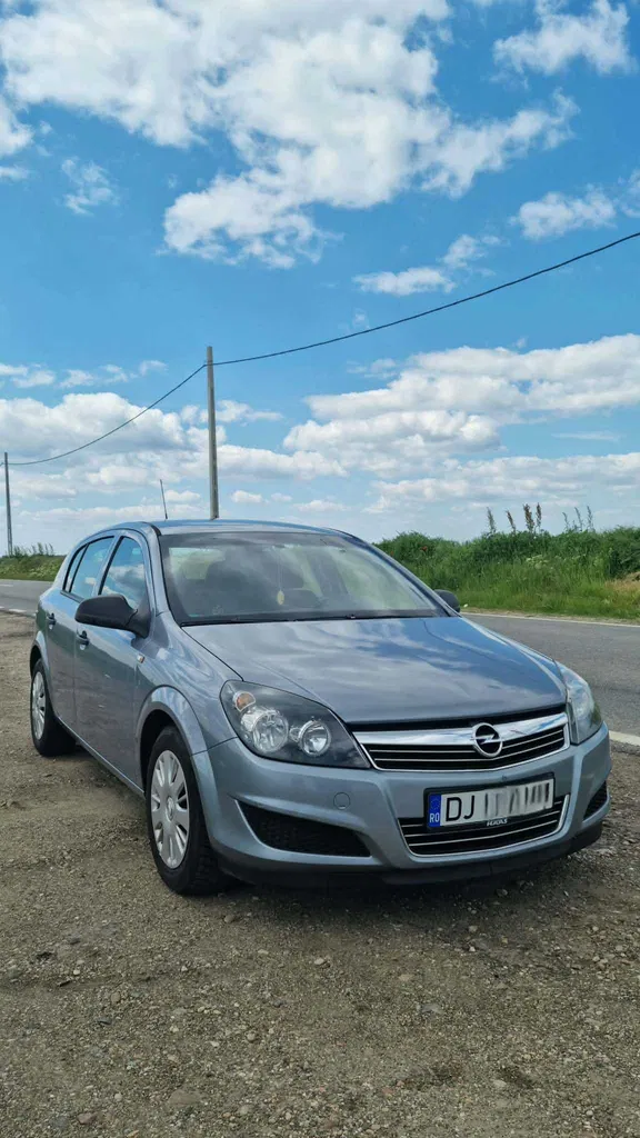 Fotografie: 2009 Opel Astra