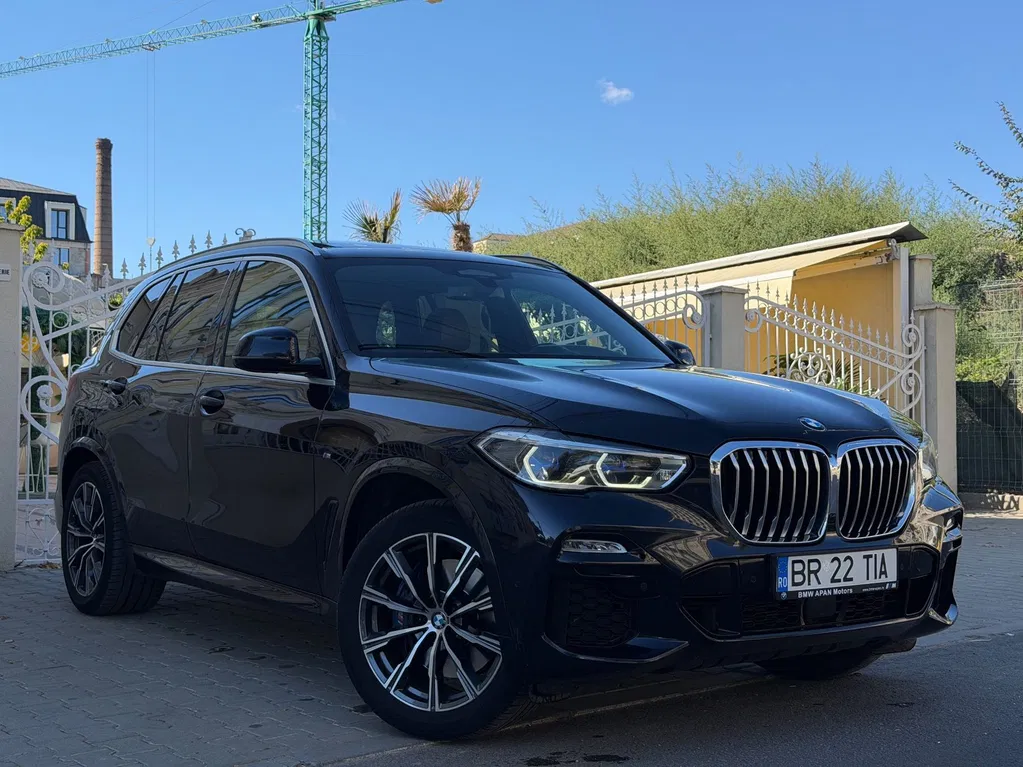 Fotografie: 2021 BMW X5