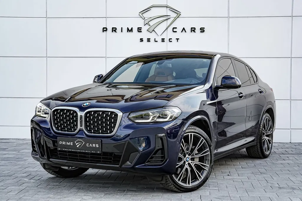 Fotografie: 2023 BMW X4