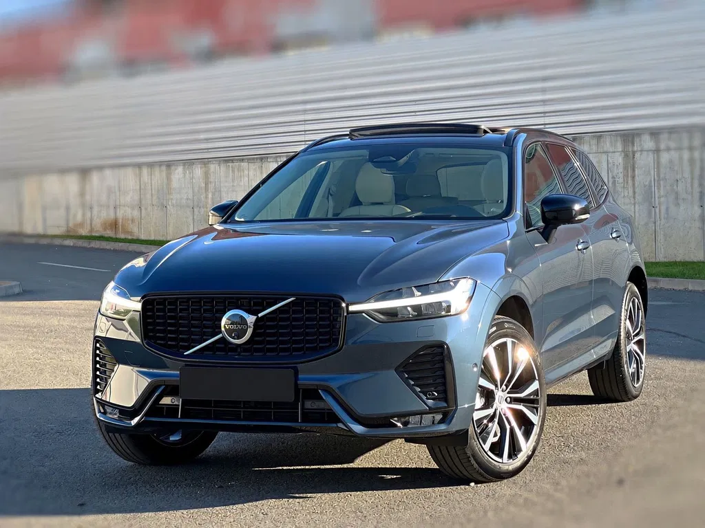 Fotografie: 2023 Volvo XC 60