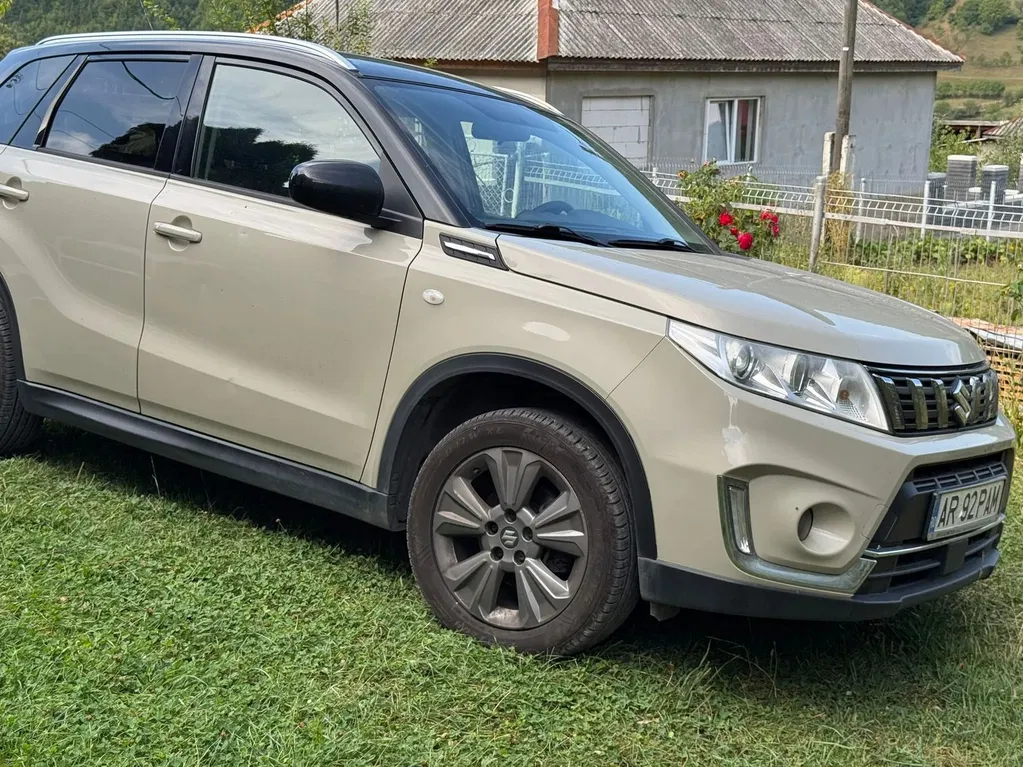 Fotografie: 2019 Suzuki Vitara