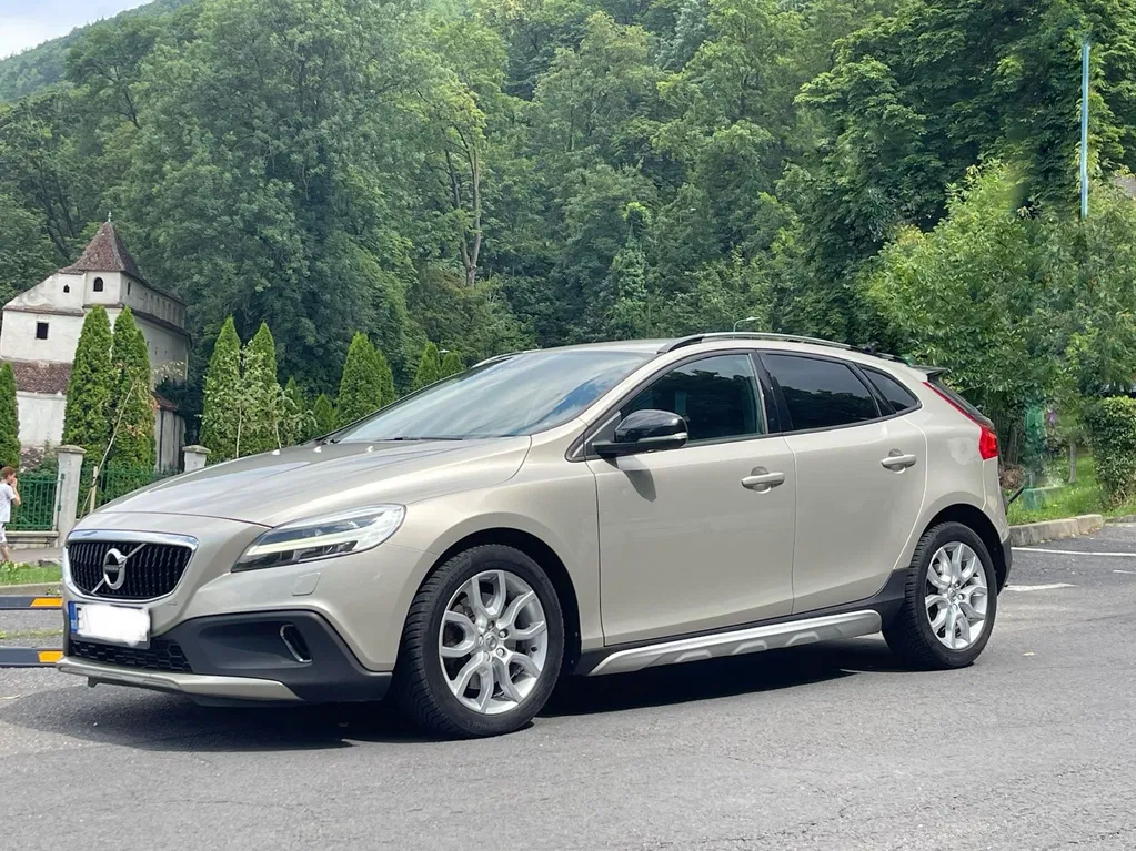 Fotografie: 2017 Volvo V40