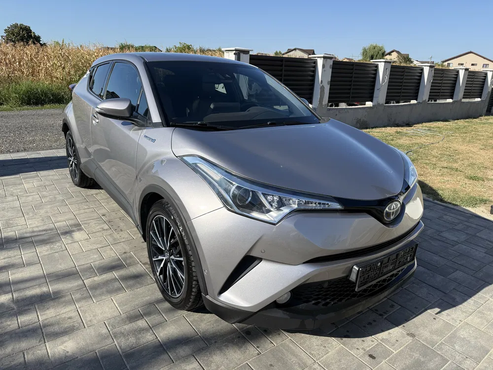 Fotografie: 2017 Toyota C-HR