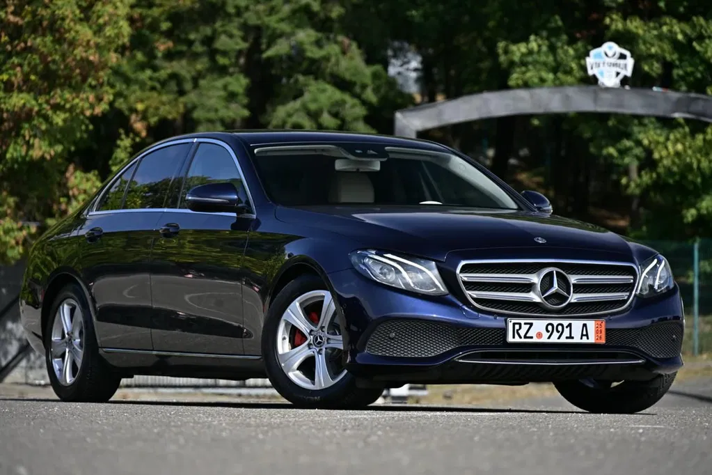 Fotografie: 2017 Mercedes-Benz E Class