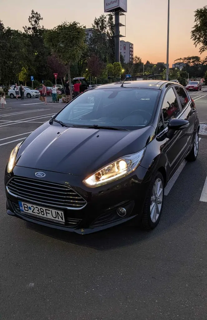 Fotografie: 2015 Ford Fiesta